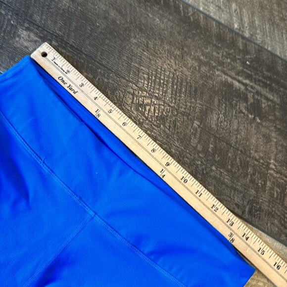 Bundle of 2 Fabletics Women's Ruched 7/8 Leggings & Mid Rise 7/8 Leggings Size L - Picture 6 of 12
